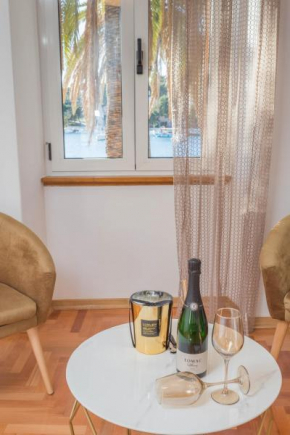 Deluxe Dreamy room in the Center of Hvar with Sea View